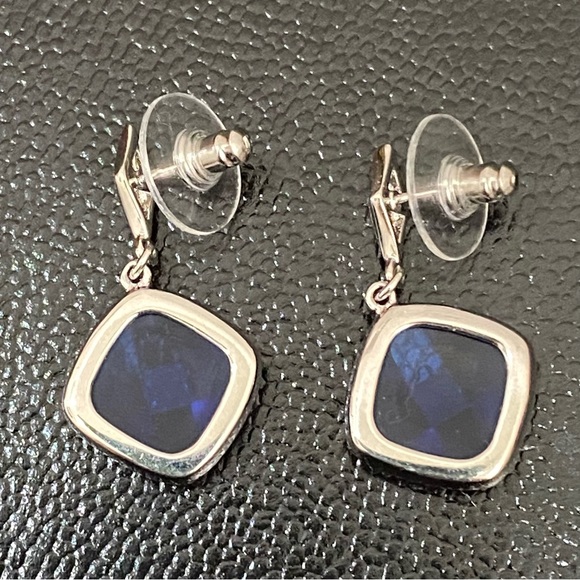 Unsigned Rounded Square-shaped Blue Faceted Crystal Earrings - Picture 7 of 13